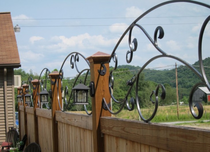Restaurant Fence Top
