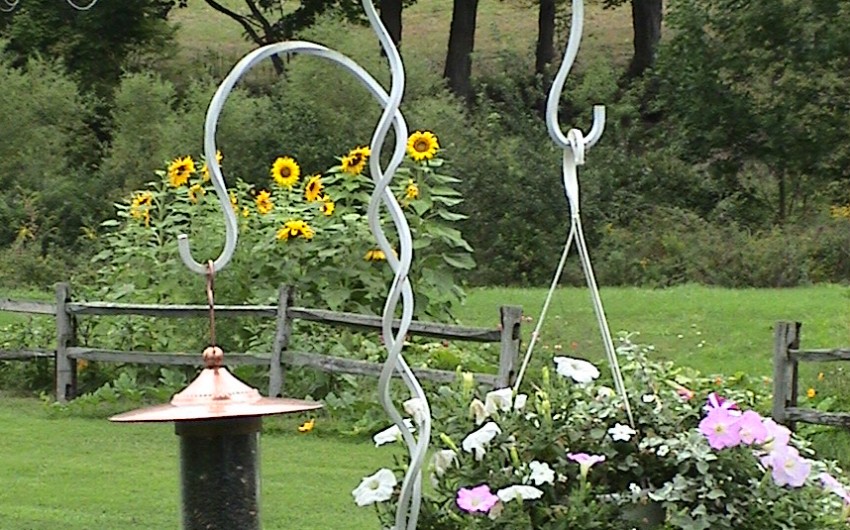Hanging Basket Post